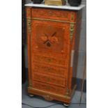 AN EARLY 20TH CENTURY FRENCH KINGWOOD CHEST with white marble top, inlaid with flowers and vines.