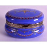 A FINE EARLY 19TH CENTURY EUROPEAN ENAMEL AND SILVER PILL BOX internally decorated with