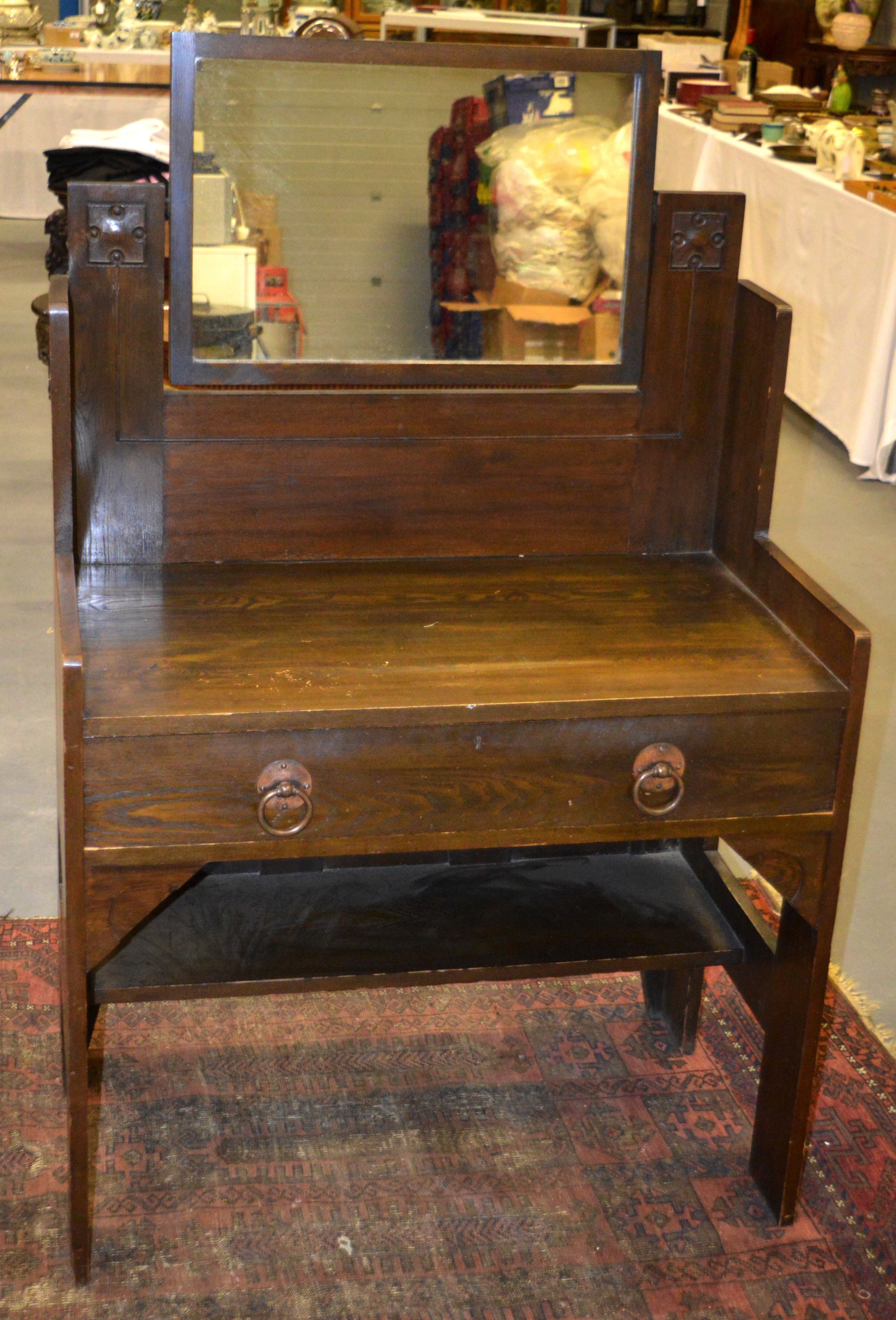 A GLASGOW SCHOOL ARTS AND CRAFTS DRESSING TABLE.