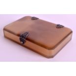 A FINE ART DECO CARVED AGATE RECTANGULAR LADIES BOX Attributed to Cartier, of elegant form, with