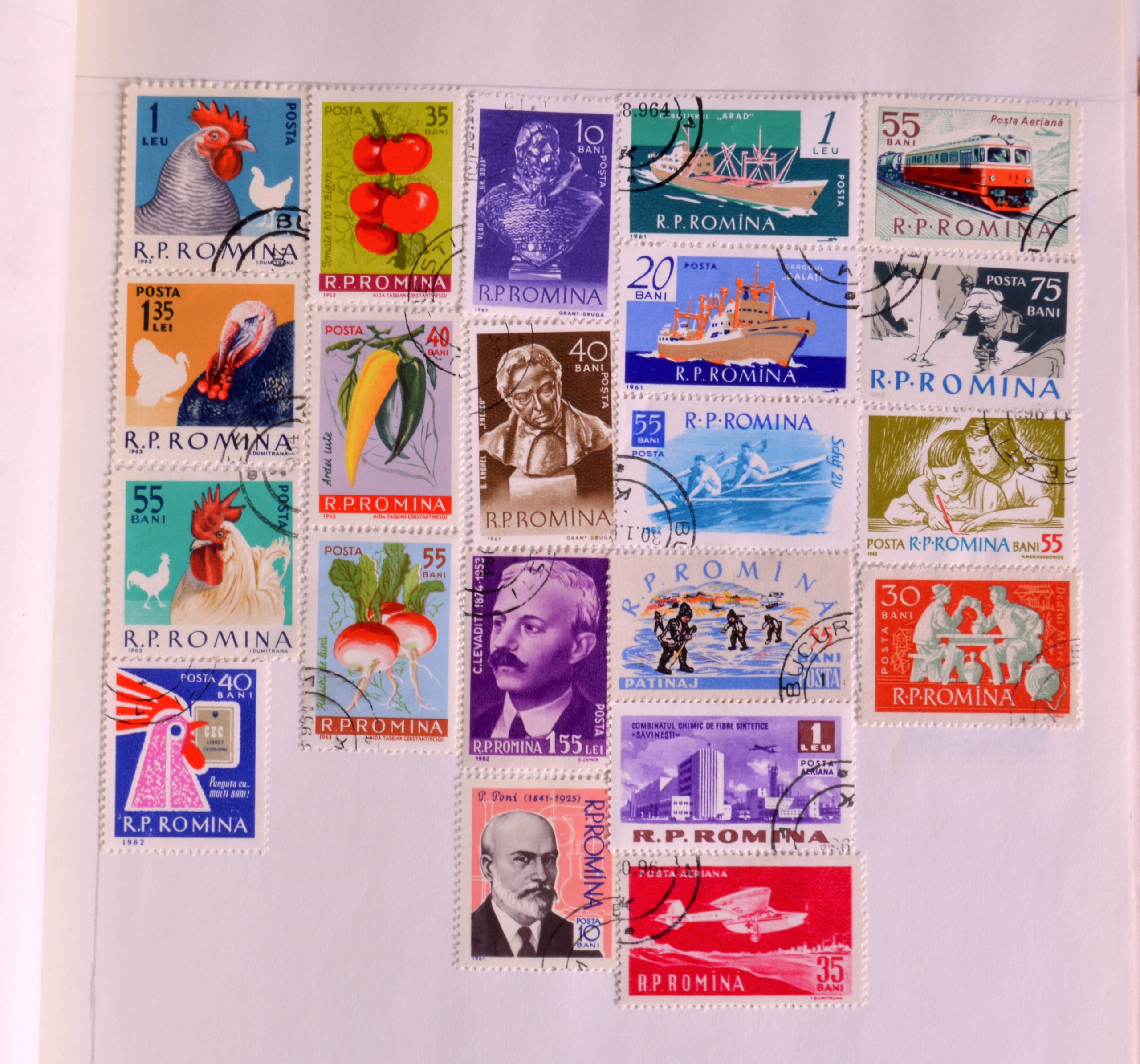 A COLLECTION OF STAMPS contained within 2 albums and also loose in boxes. (qty) - Image 7 of 7