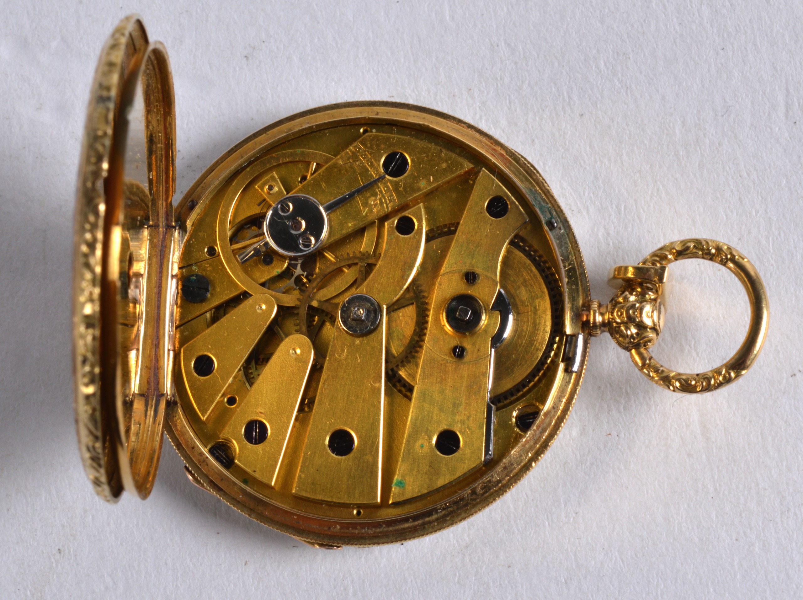 A LOVELY EDWARDIAN 18CT YELLOW GOLD AND ENAMEL LADIES FOB WATCH. 1.25ins diameter. - Image 3 of 3