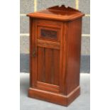 A LATE VICTORIAN MAHOGANY POT CUPBOARD. 1Ft 8ins high.