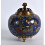 A GOOD EARLY 20TH CENTURY JAPANESE MEIJI PERIOD CLOISONNE ENAMEL KORO AND COVER decorated with