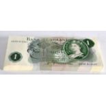 A COLLECTION OF UNCIRCULATED £1 BANK NOTES. (qty)