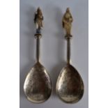 A PAIR OF MID 19TH CENTURY CONTINENTAL SILVER APOSTLE SPOONS the finials carved from ivory and