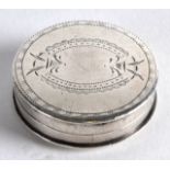 AN EARLY 19TH CENTURY SILVER PILL BOX. Birmingham 1821. 1ins diameter.