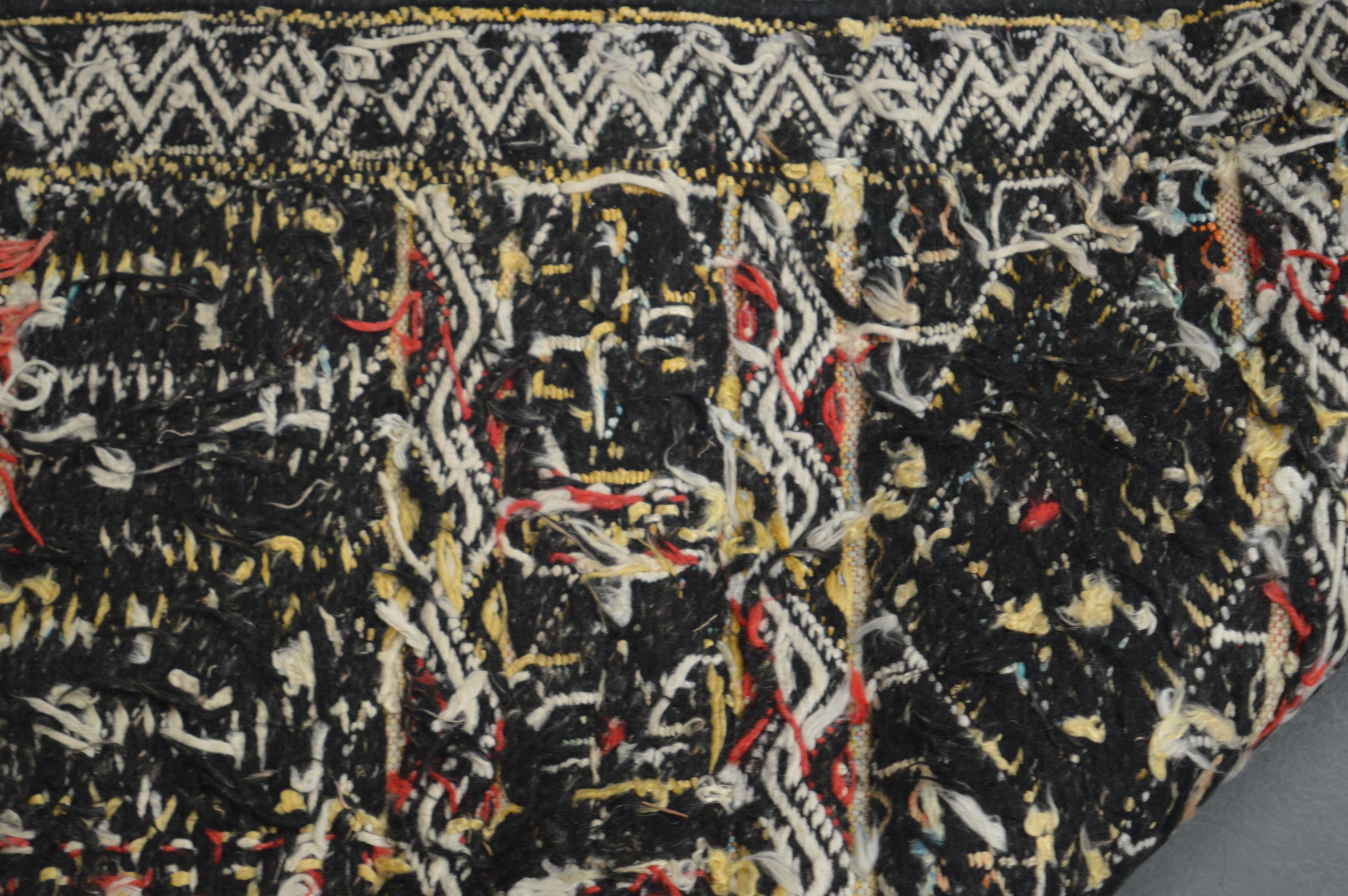 A MID 20TH CENTURY SOUMAC RUNNER, decorated with motifs. - Image 3 of 3