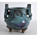 A SMALL CHINESE QING DYNASTY JUNYAO GLAZED CENSER