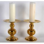 A PAIR OF EARLY 20TH CENTURY DUTCH BRASS PRICKET CANDLESTICKS. Brass 7.5ins high.