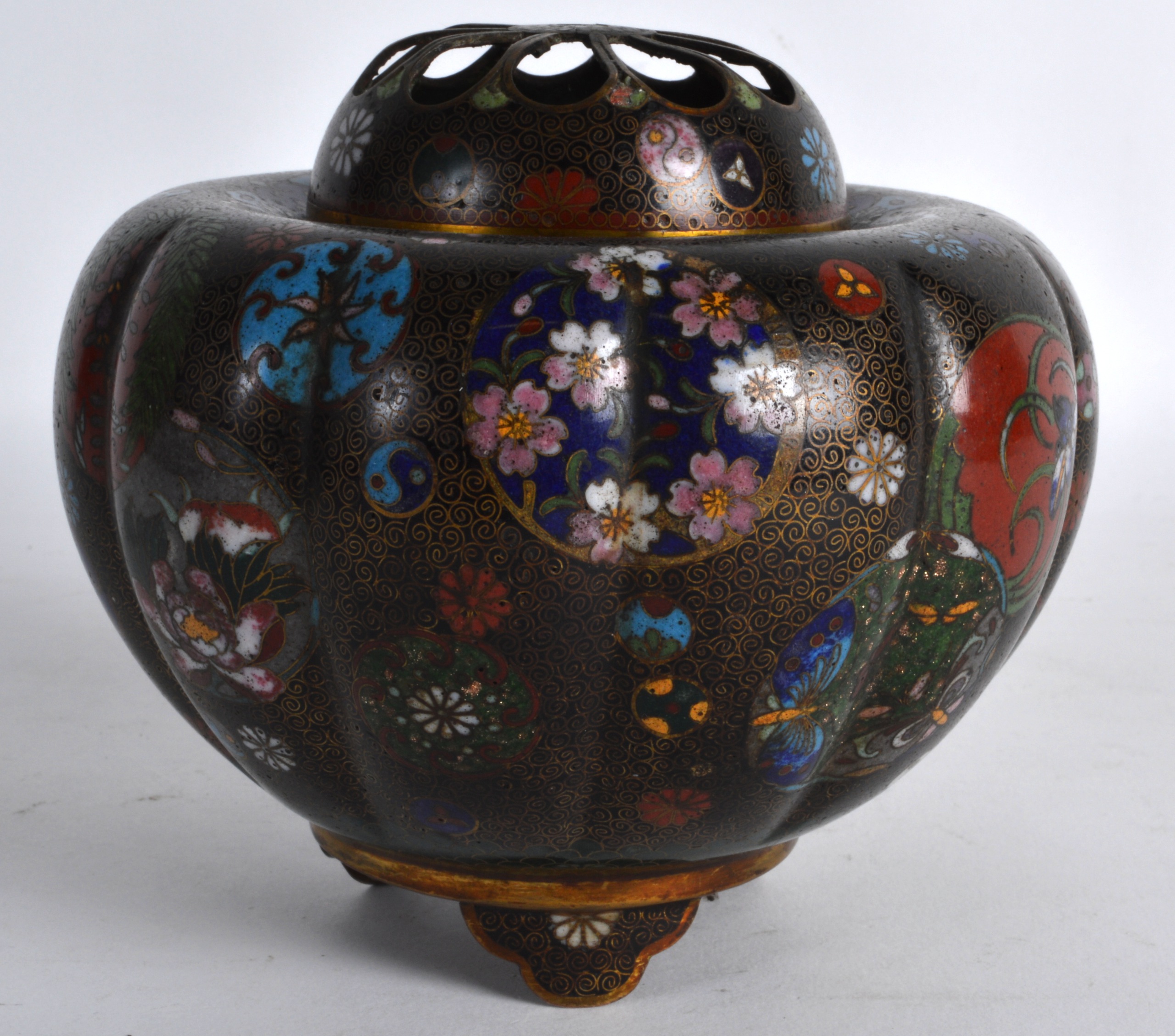 AN EARLY 20TH CENTURY JAPANESE MEIJI PERIOD LOBED CLOISONNE ENAMEL CENSER & COVER decorated with - Image 2 of 3