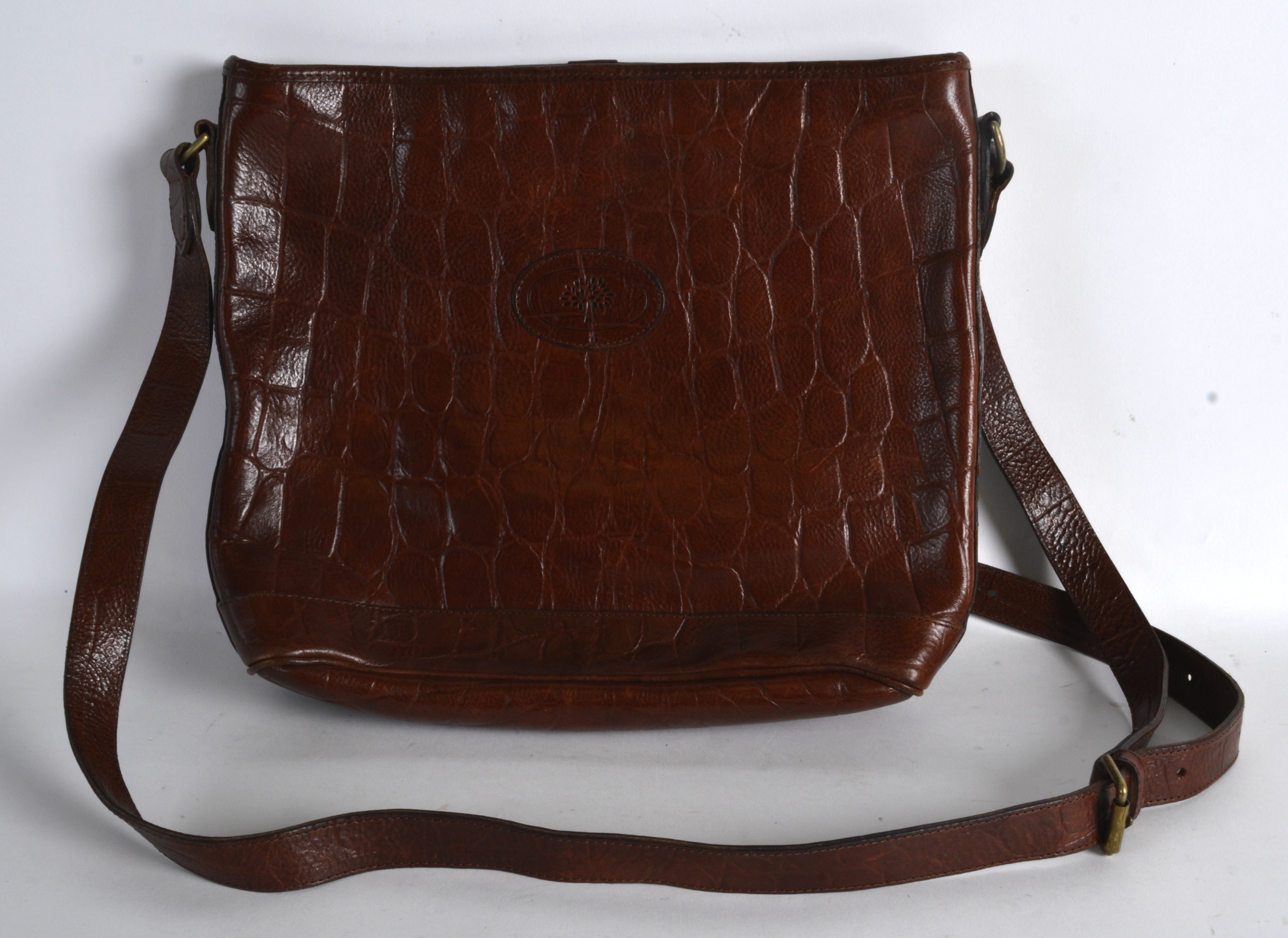 A LADIES MULBERRY BROWN LEATHER HANDBAG. 13Ins wide.