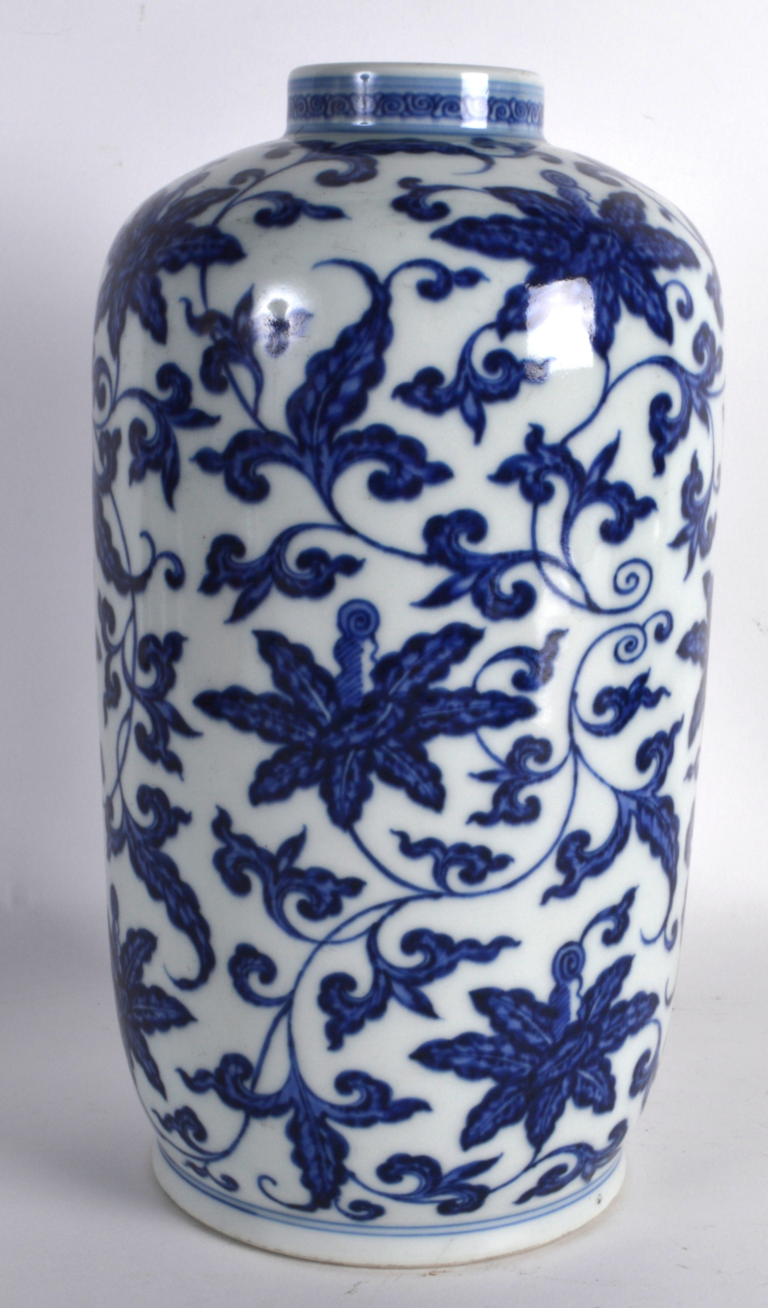 A CHINESE BLUE AND WHITE PORCELAIN VASE bearing Yongzheng marks to base, painted with stylised - Image 2 of 3