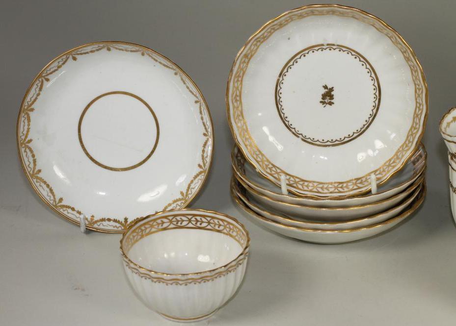 A MIXED DERBY PORCELAIN PART SERVICE, c.1790, all with variously gilded rims and comprising five - Image 3 of 3