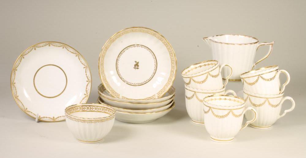 A MIXED DERBY PORCELAIN PART SERVICE, c.1790, all with variously gilded rims and comprising five