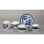 A COLLECTION OF 18TH CENTURY ENGLISH BLUE AND WHITE PORCELAIN comprising two Worcester "Fence"