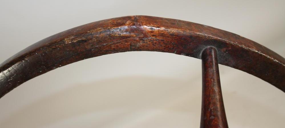 A GEORGIAN BEECH BABY WALKER, early 19th century, the two hoops linked by faux bamboo supports, on - Bild 2 aus 3