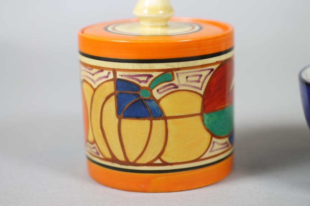 A CLARICE CLIFF WILKINSON POTTERY FANTASQUE PRESERVE JAR AND COVER, 1930's, of plain cylindrical - Bild 2 aus 7