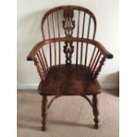 Good 19th c yew wood windsor chair