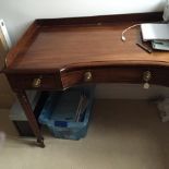 Mahogany 19th c dressing table on reeded legs 3 drawers to the front Gillows quality