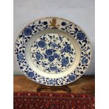 Good 18th c Chinese blue and white charger with gold lion crest a/f staples and hanger 39 cms diam