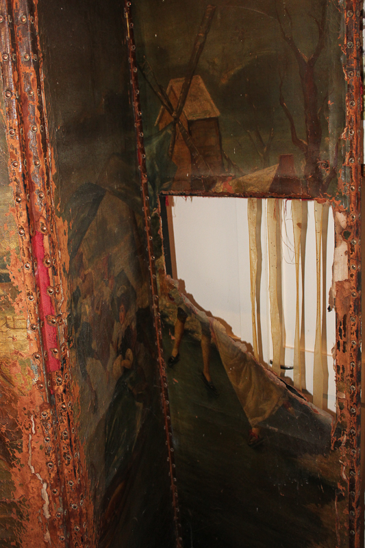 A four-panel painted leather room screen with arched top decorated with ladies and gentlemen in - Image 3 of 5