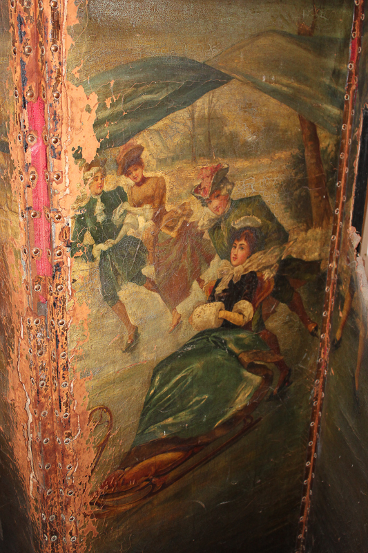 A four-panel painted leather room screen with arched top decorated with ladies and gentlemen in - Image 5 of 5