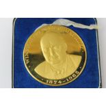 A cased 22ct gold Churchill Commemorative medal by Gregory & Co., numbered 312 of edition of 500