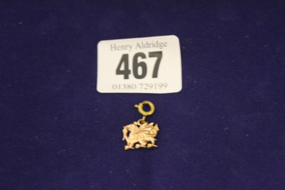 Jewellery: Hallmarked gold Welsh Clogau gold, marked C.G. Welsh Dragon and Assay mark approx. 1.5