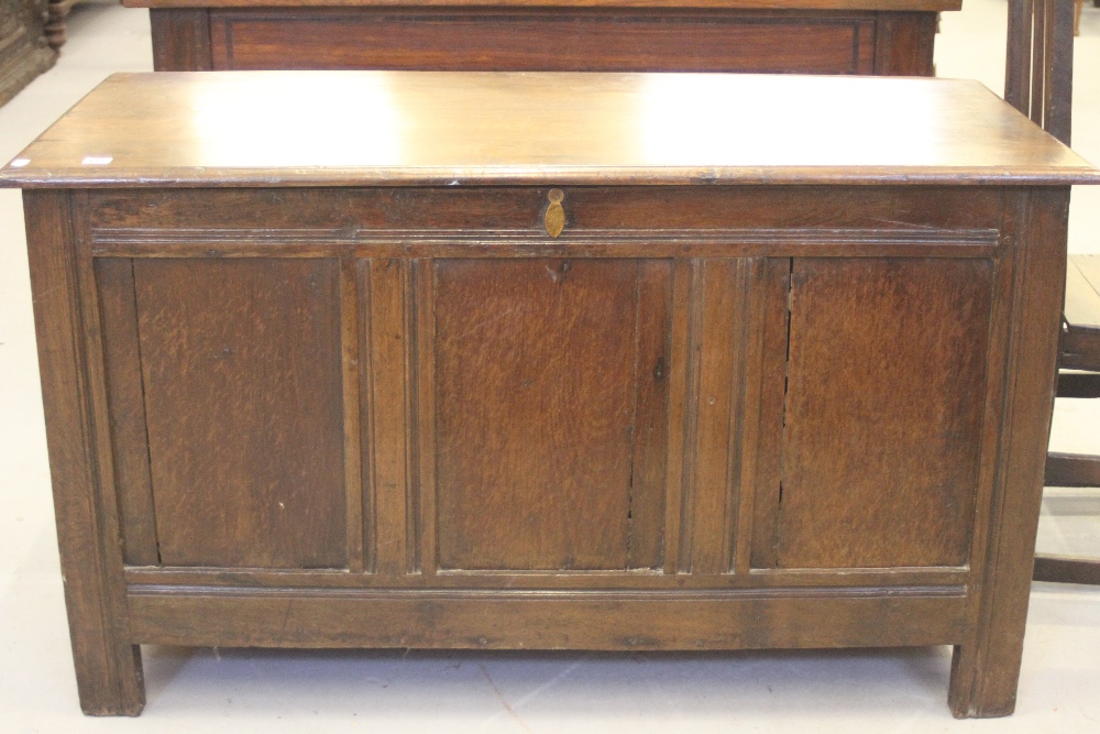 18th cent. Oak peg jointed 3 panel coffer with later top.