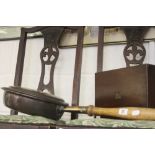 19th cent. Copper warming pan with oak handle.