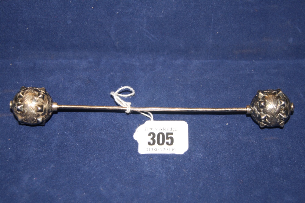 19th cent. Clothing Accoutrements: White metal cape fastener, tests as silver, bar supports by two