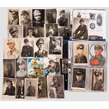 Große Gruppe Foto-Portraits aller Waffengattungen der Wehrmacht Viele Foto-Portraits (über 600
