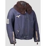 Winterjacke für das Fliegende Personal Blaues Leinen mit dunkelbraunem Pelzfutter und -kragen,