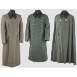 Zwei Mäntel und ein Umhang Mantel für Offiziere, eine Maßanfertigung von Kinting, Bad Aachen aus