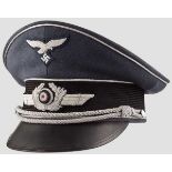 Schirmmütze für Offiziere Luftwaffenblaues Tuch mit schwarzem Mohairbesatzstreifen und silbernen