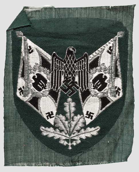 An Infantry Flag Bearer's Sleeve Shield BeVo-woven issue, for the parade or dress tunic. Colour-
