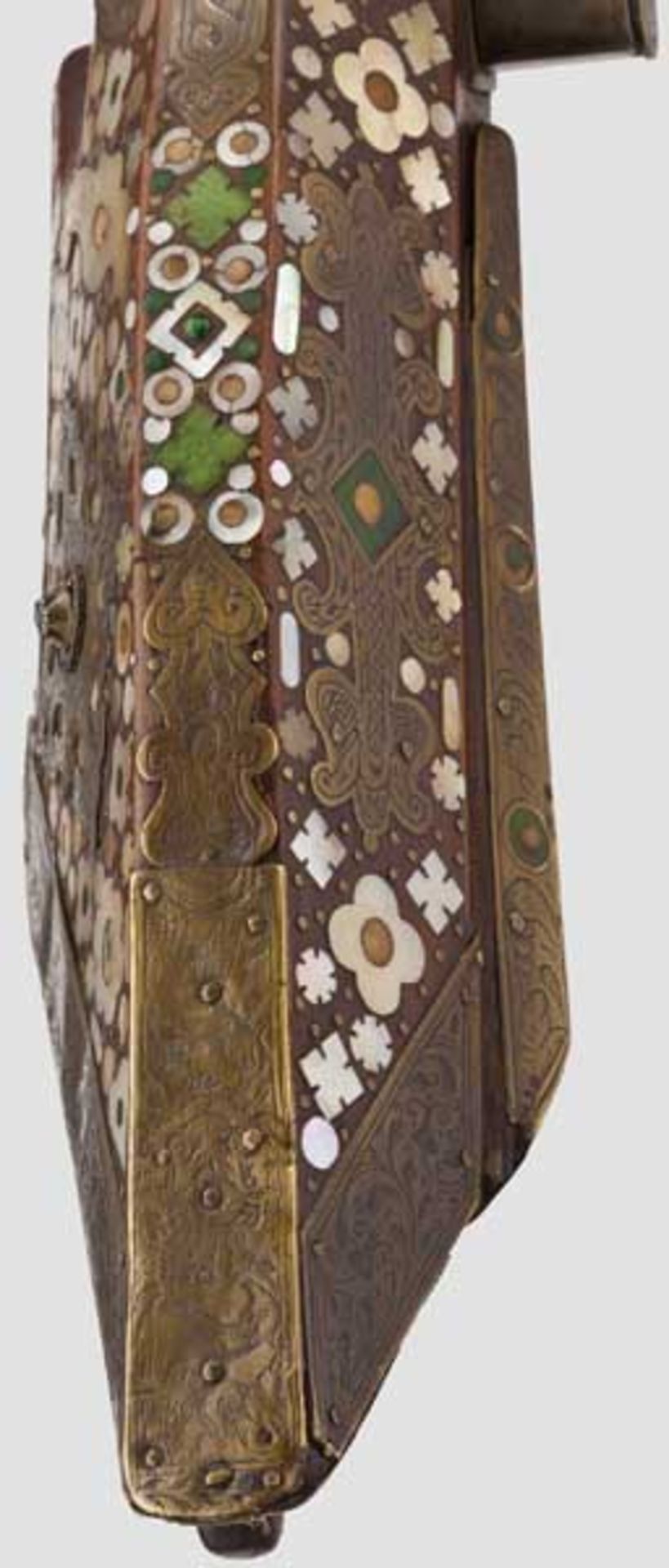 Messing- und perlmutteingelegte Radschlossbüchse (Tschinke), Teschen um 1650 An der Mündung leicht - Bild 9 aus 9