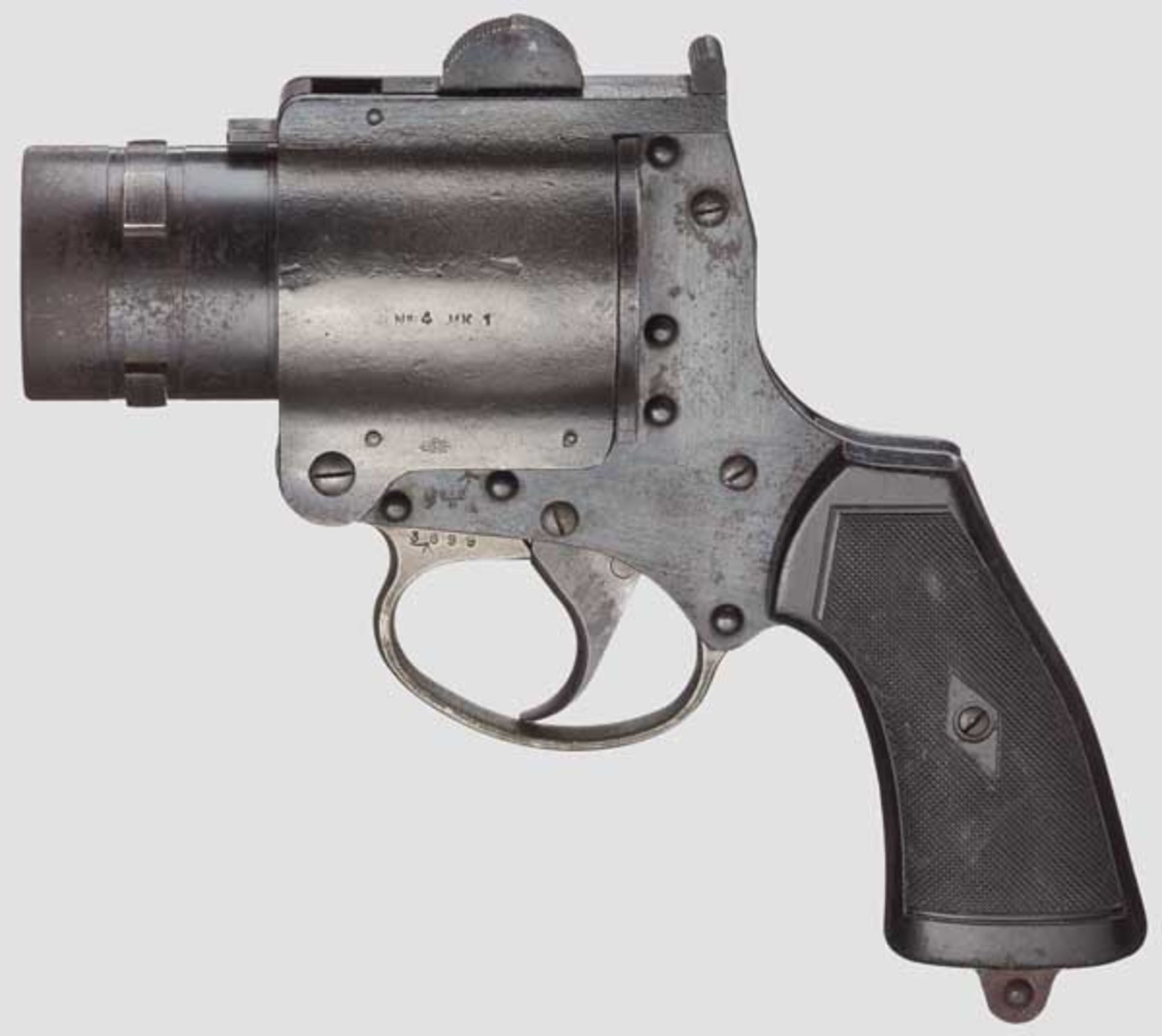 Pyrotechnic Pistol No. 4 MK 1 Kal. 37 mm, Nr. 3699. Blanker Lauf, Länge 4-1/4" (105 mm). Fertigung