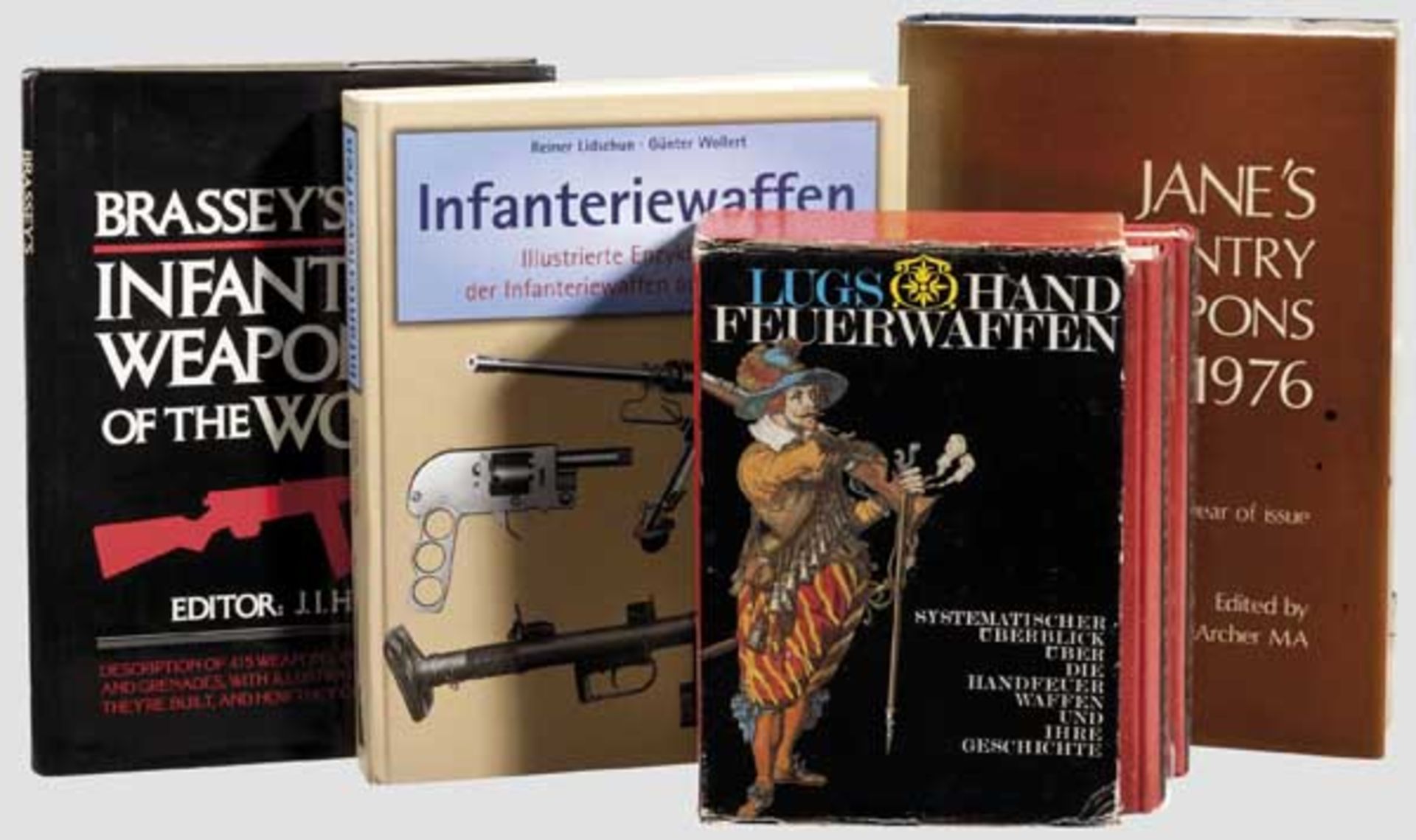 Konvolut Waffenbücher Jaroslav Lugs: Handfeuerwaffen, 2 Bände mit 785 und 453 Seiten, zahlreiche