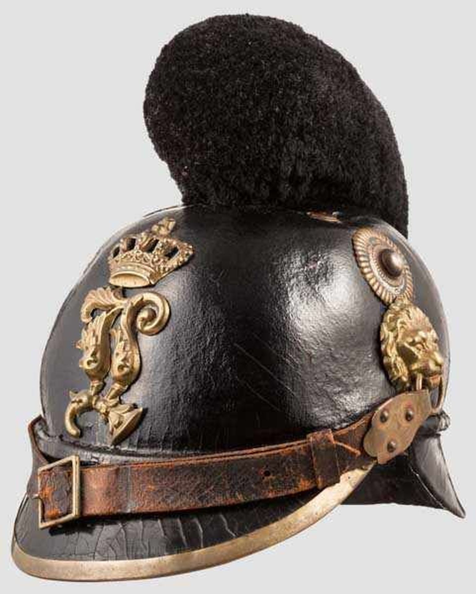 Raupenhelm M 1868 Zusammengestellter Helm mit schwarzem Lederkorpus (Druckstellen, Krakelee,
