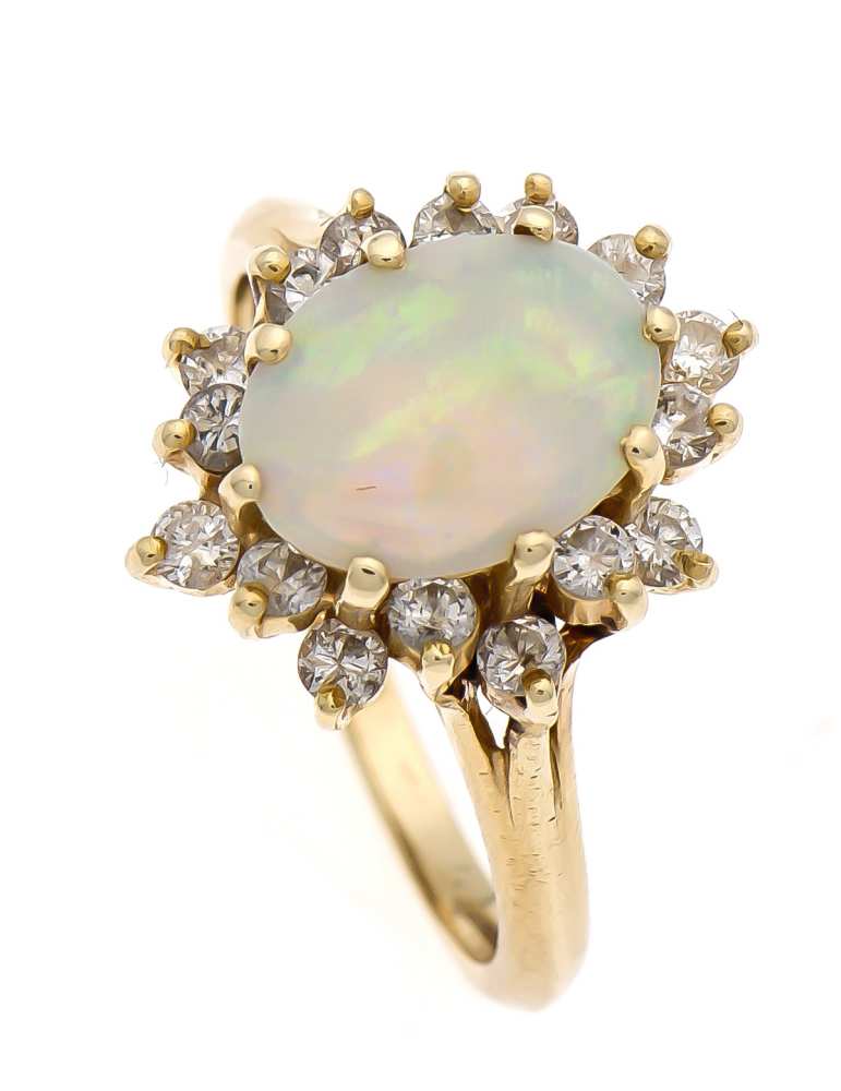 Opal-Brillant-Ring GG 585/000 mit einem feinen Milchopalcabochon 10 x 8 mm und 16Brillanten, zus.