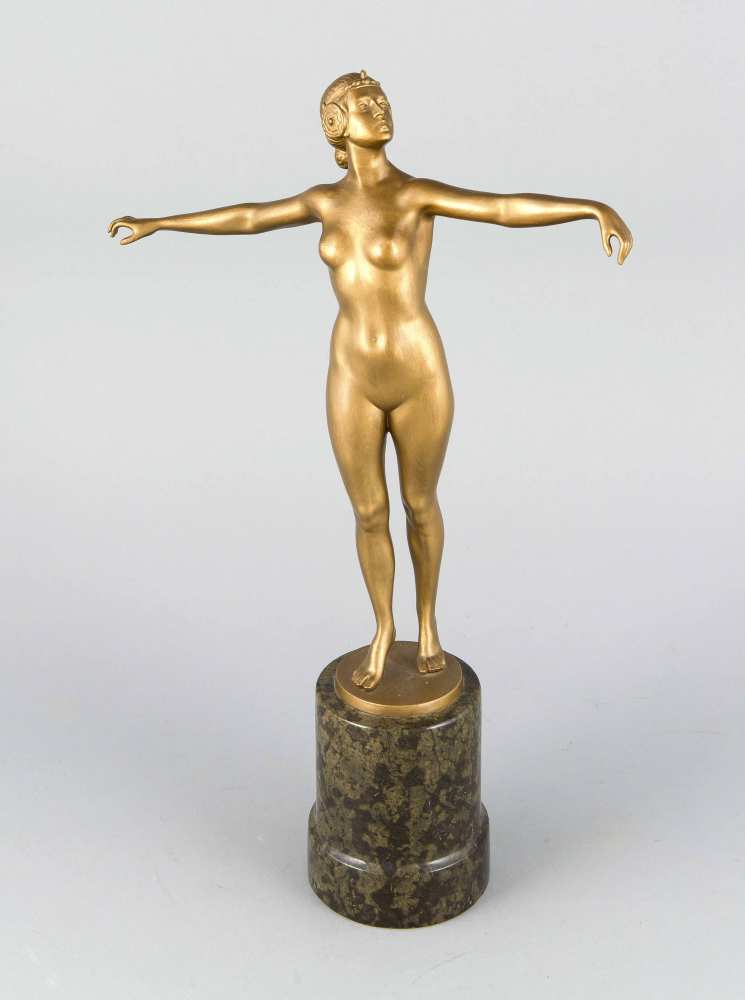 Otto Schmidt-Hofer (1873-1925), Berliner Jugendstil-Bildhauer, nackte Tänzerin mitHaarschmuck,