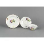 Teegedeck Meissen, Marke nach 1934, 1.W., polychrome Malerei, Blume 1 , Goldrand tws.ber.,