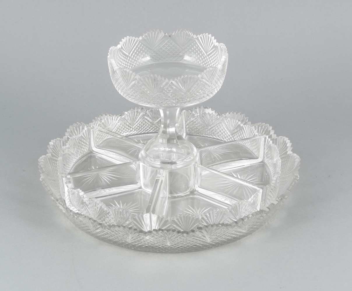 Achtteiliges Kristalltafelset, um 1900, runde Schale mit 6 herausnehmbaren Schälchen,mittig