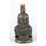 Buddha, chinesische Skulptur des 19. Jh., Bronze mit polychromer Patina, der aufgewölbteRundsockel