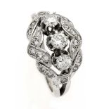 Brillant-Ring WG 585/000 mit 3 Brillanten, zus. 0,70 ct und 20 Diamanten, zus. 0,70 ctTW/VS, RG