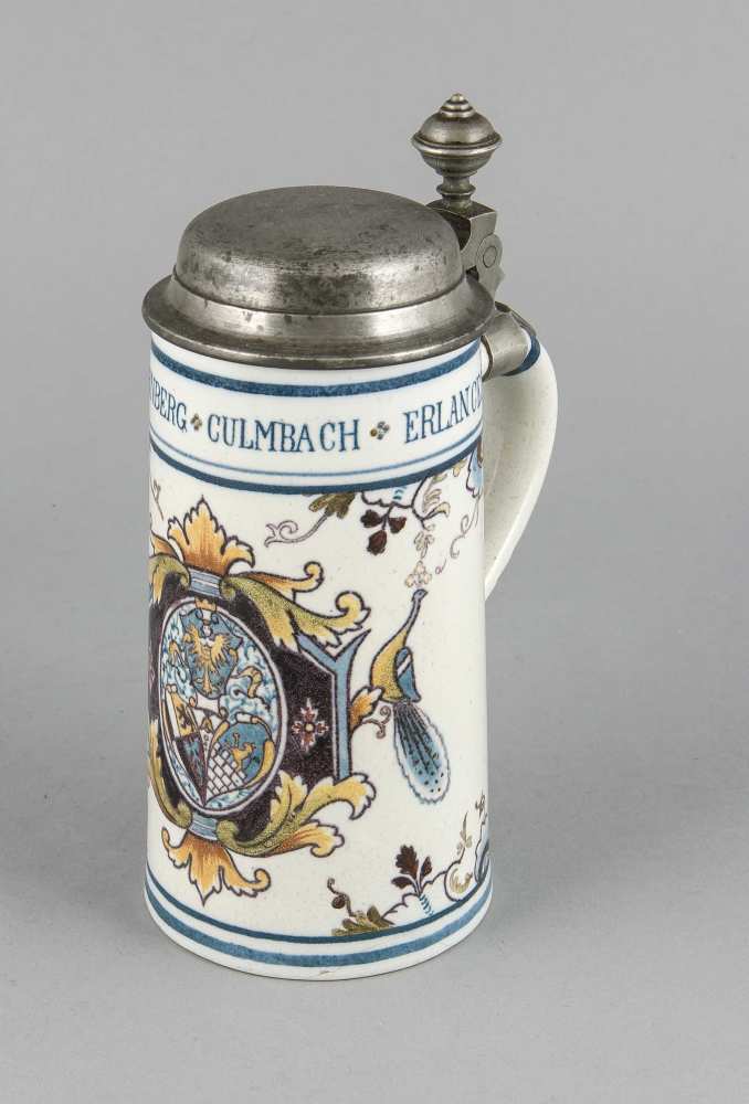 Wappen-Krug, Villeroy & Boch, Mettlach um 1900, Fayence-Krug mit farbiger Wappenkartuscheund am Hals