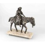Russischer Bildhauer d. 19. Jh., junge Bäuerin auf einem Pferd, Guss des späten 20. Jh.,dunkel