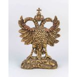 Doppelkopfadler mit Krone, im Stil des 18. Jh., Holz geschnitzt, Gold gefaßt, H. 35,5 cm